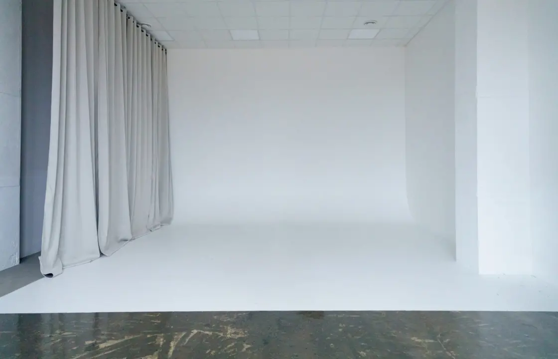 Фотостудия Inlight Зал New Циклорама, Ракурс 1/5