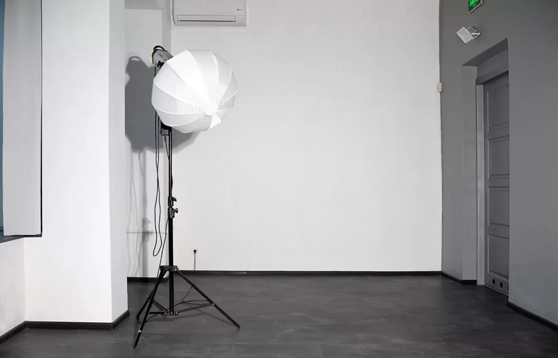 Фотостудія R18 Зал Портретний, Ракурс 5/6
